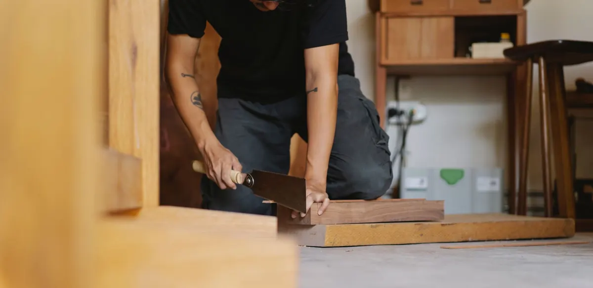 Choosing a First Hand Saw: A Beginner's Comparison of Tenon, Panel and Japanese Saws